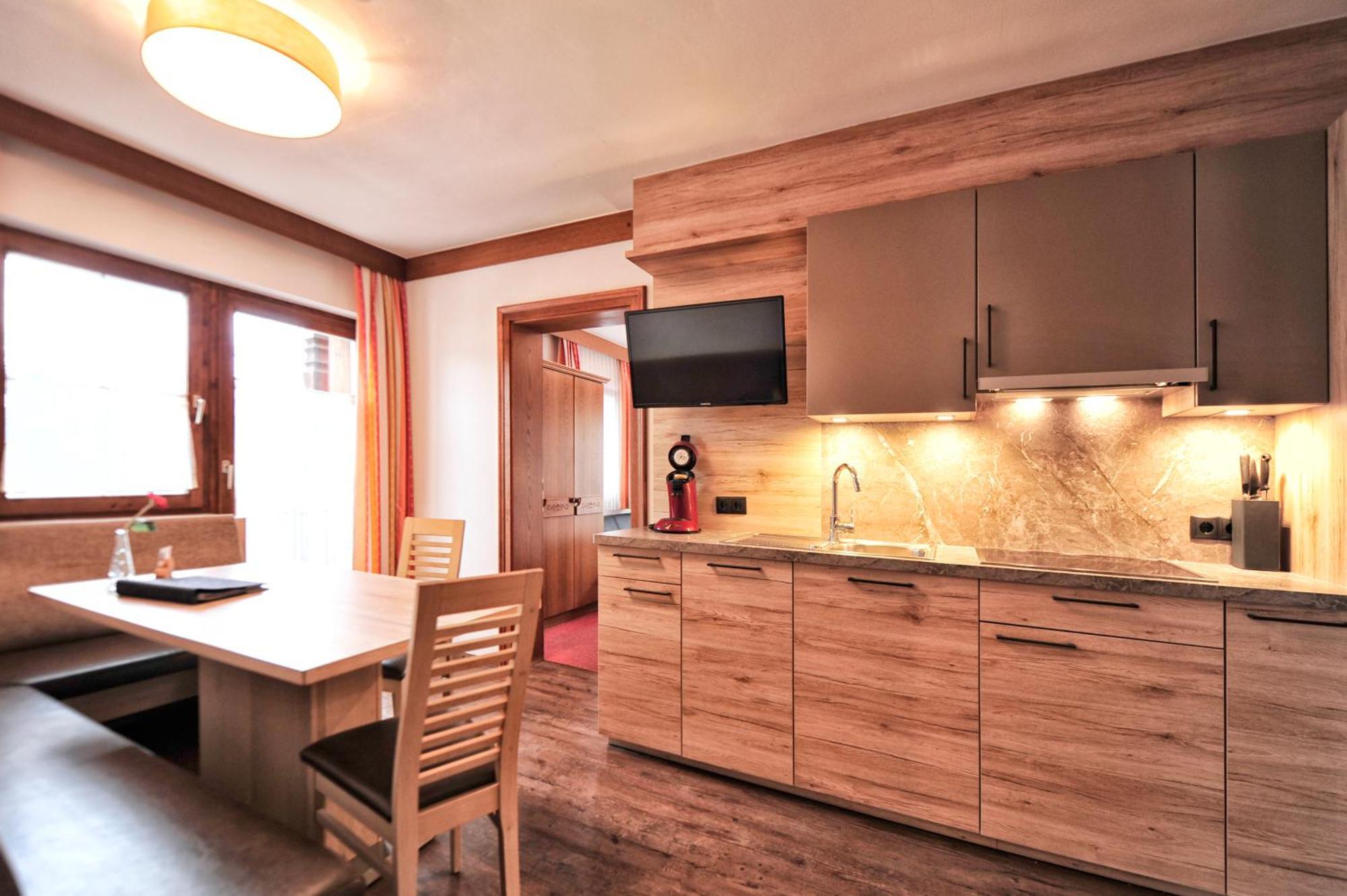 Haus Enzian Apartment ฟิสส์ ภายนอก รูปภาพ