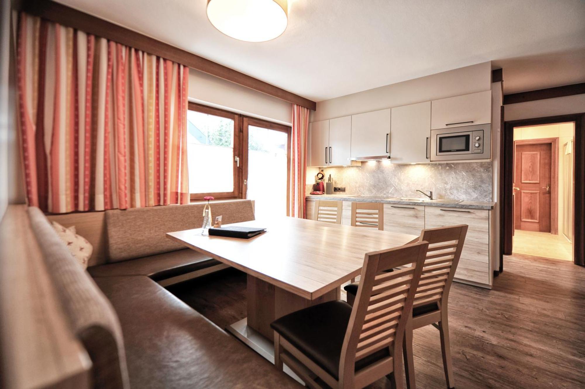 Haus Enzian Apartment ฟิสส์ ภายนอก รูปภาพ
