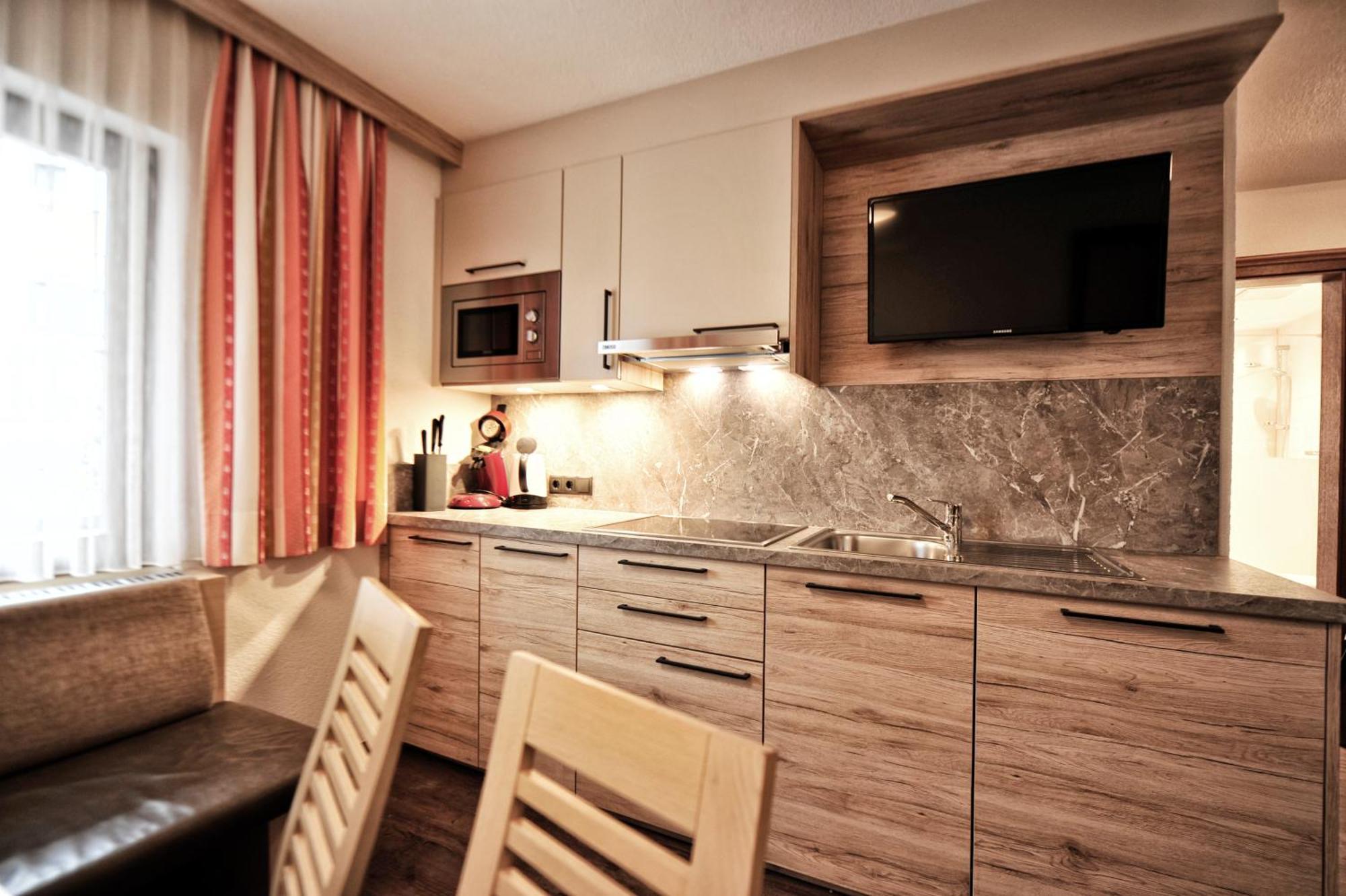 Haus Enzian Apartment ฟิสส์ ภายนอก รูปภาพ