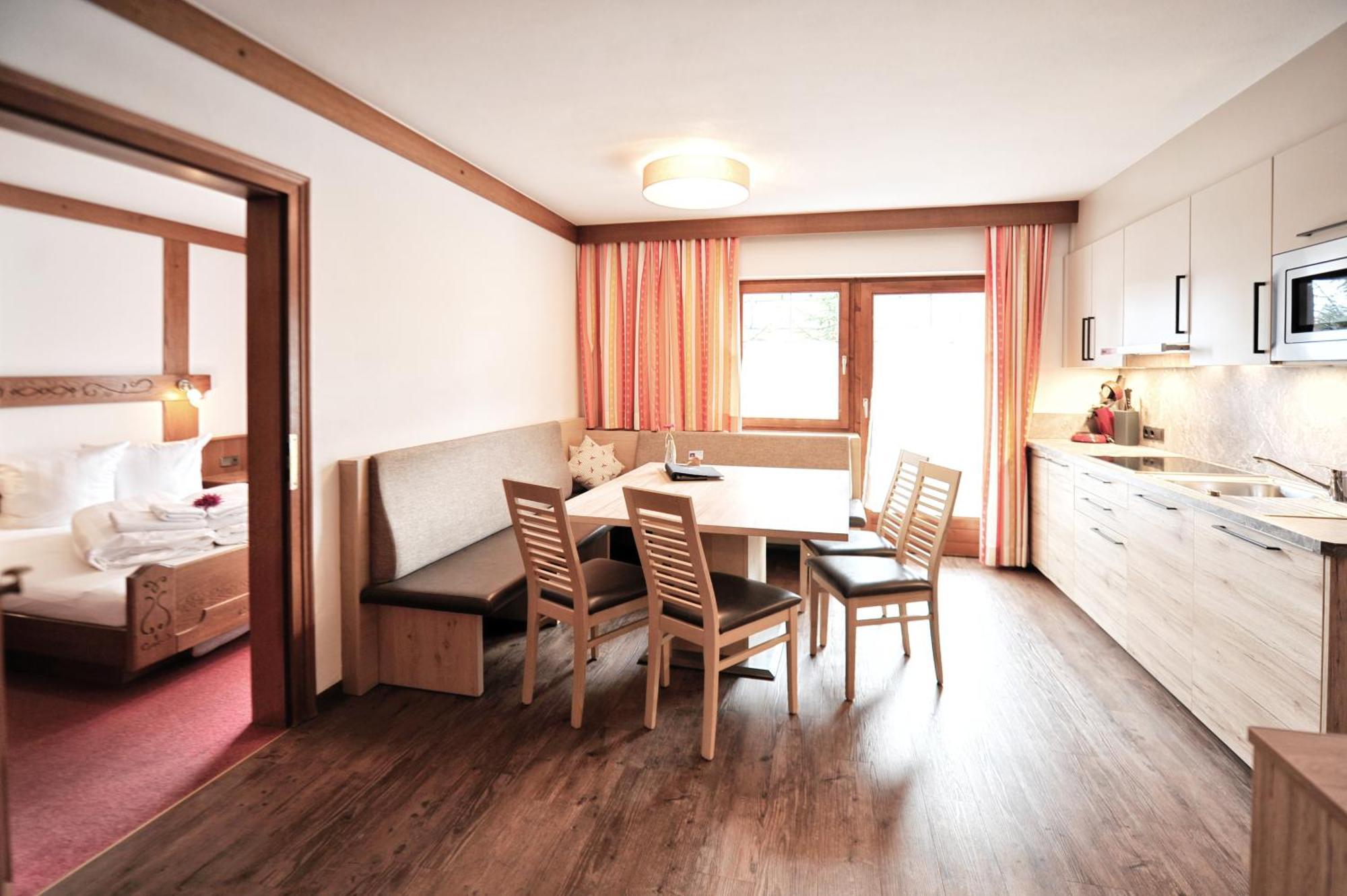 Haus Enzian Apartment ฟิสส์ ภายนอก รูปภาพ